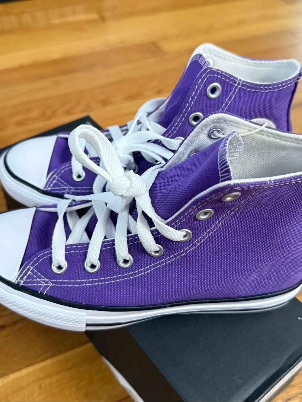 Converse CTAS Purple Sneaker Unisex Kids Canvas High Top Size 2 337833F